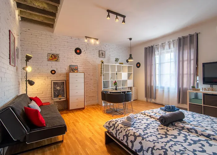 Flexible Selfcheckins 73 - Zagreb - New - Center